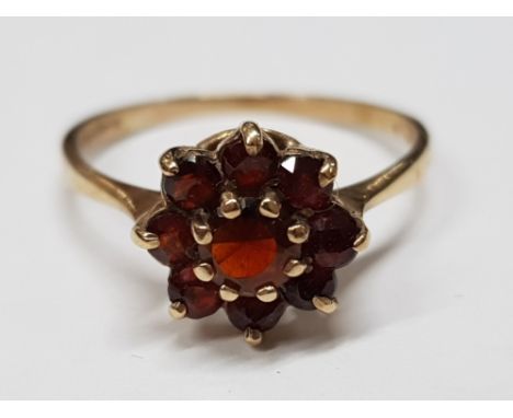 9CT GOLD 9 STONE GARNET CLUSTER RING 1.7G GROSS SIZE N