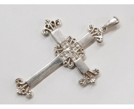 SILVER STONE SET FANCY ORNATE CROSS PENDANT, 5.8G