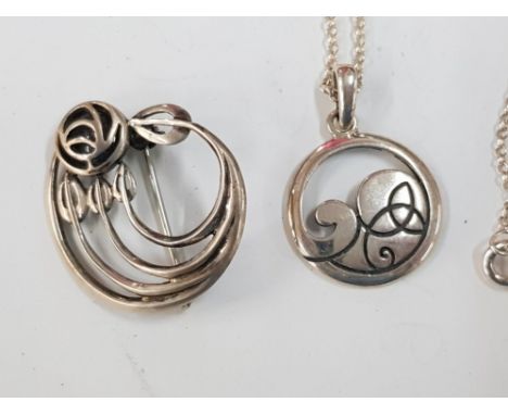 A SILVER CELTIC STYLE PENDANT ON SILVER CHAIN TOGETHER WITH A SILVER BROOCH 8.5G GROSS