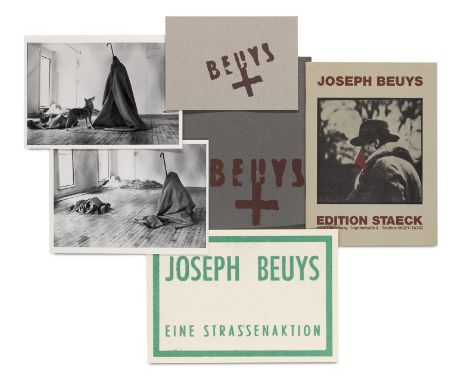 Fluxus - - Joseph Beuys. Umfangreiche Dokumentation zum Werk des Künstlers. 1970er bis 2000er-Jahre. Enthält: 5 Exemplare ein