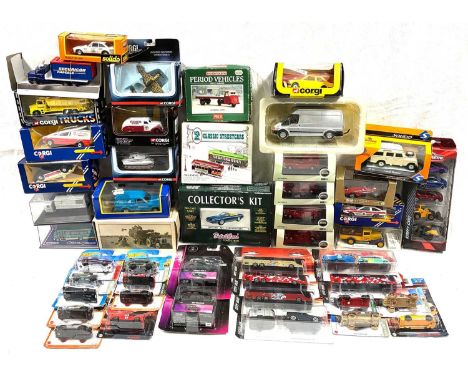 Large quantity of Modern Die-cast vehicles including Majorette, Corgi, Solido, Oxford Die-cast, Hot Wheels, Matchbox and othe