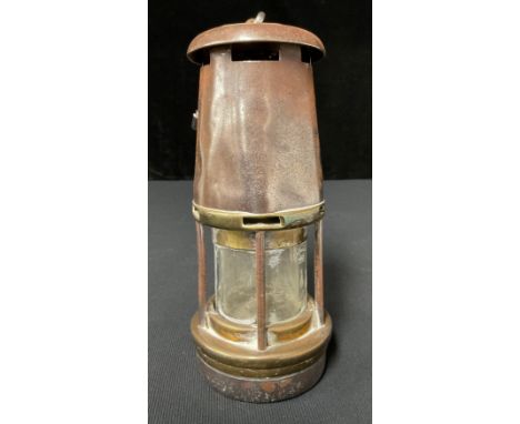 A miner's safety lamp, no.3534, 22cm high 