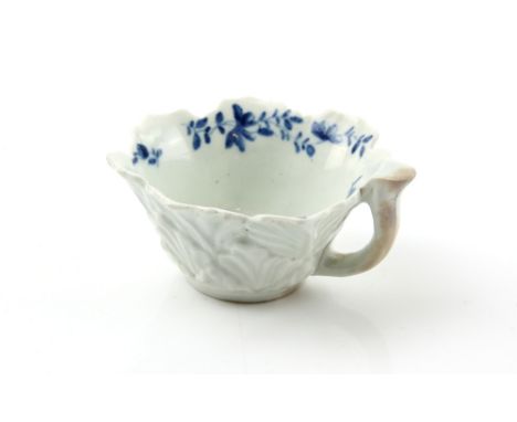 CORRECTION TO DESCRIPTION18th century Worcester Mansfield pattern blue and white butter boat, the leaf moulded body decorated