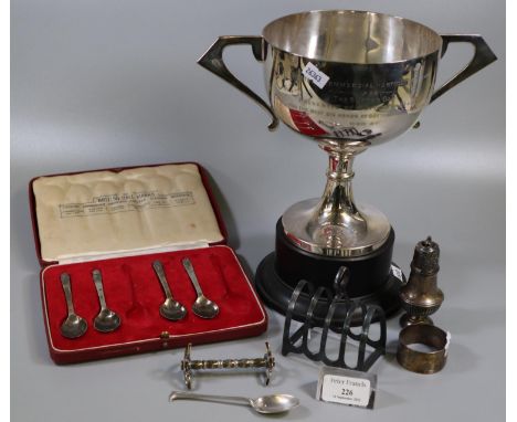 Box of silver and silver plate to include; silver four section toast rack, silver pepperette, silver teaspoon (4.15 troy ozs)