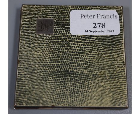 Art Deco design snakeskin print powder compact, believed to be German. (B.P. 21% + VAT)