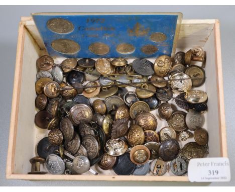 Box of assorted military buttons and badges, 1972 Canadian coin set, hat pins etc. (B.P. 21% + VAT)