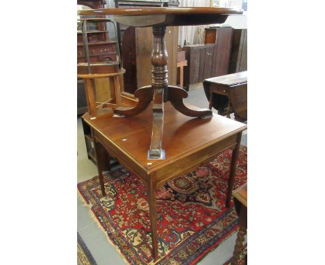 19th century mahogany pedestal snap top dining table with baluster turned pillar on tri form base, 88cm diameter approx. Toge