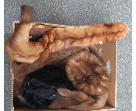 Box of vintage ladies fur accessories to include; stoles, hats (some mink), tippets etc.(B.P. 21% + VAT) 