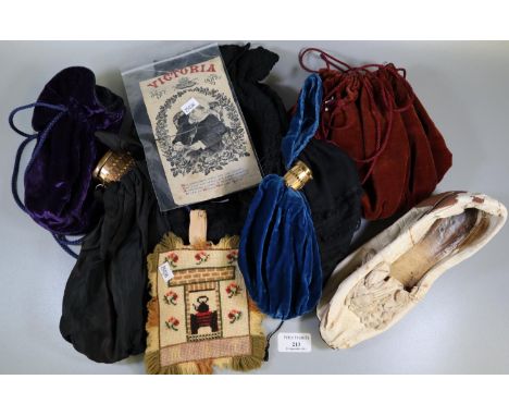 Box of late 19th/early 20th Century textiles and ladies fashion accessories: drawstring bags; velvet and fabric, a pair of la