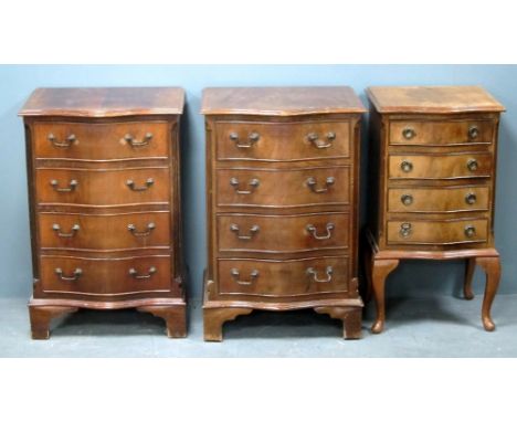 Pair of mahogany serpentine fronted bedside chests of four drawers to bracket feet, and a similar bedside table In heavy used