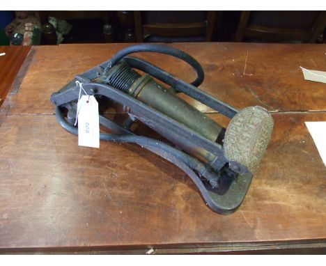 VINTAGE DUPLEX KISMET MASTER FOOTPUMP (16 inches long)