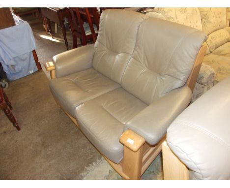 GREY LEATHER OAK FRAMED 2 SEATER SOFA + 2 ARMCHAIRS 