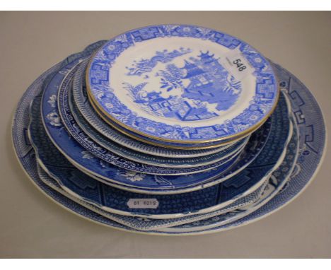 11 BLUE AND WHITE PLATES, VARIOUS PATTERNS INCL A PAIR OF ROYAL WORCESTER