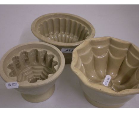 3 VINTAGE JELLY MOULDS 