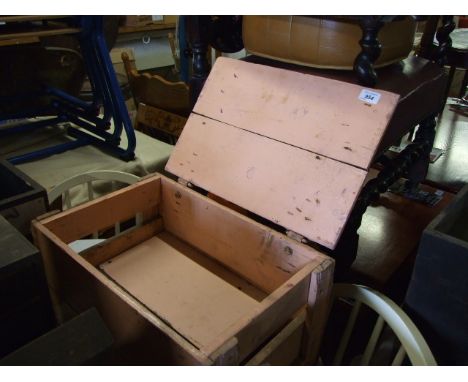 VINTAGE PAINTED PINE BOX 