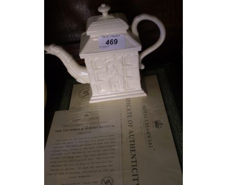 ROYAL CREAMWARE LTD ED TEAPOT FROM THE VICTORIA AND ALBERT MUSEUM NO. 621 OF 5000 