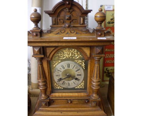 BATTERY POWERED MANTLE CLOCK 