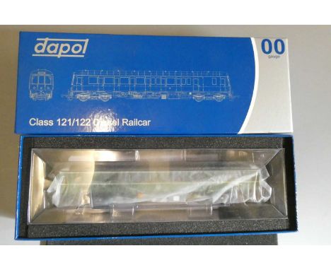 Dapol Class 121 diesel Railcar finished in BR green with whiskers, boxed, excellent (Est. plus 24% buyer's premium inc. VAT)