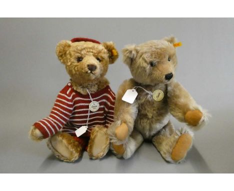 Two Steiff collectors bears, comprising a 16" 1907 Classic bear with three piece matching outfit, and a 16 1/2" growling Clas