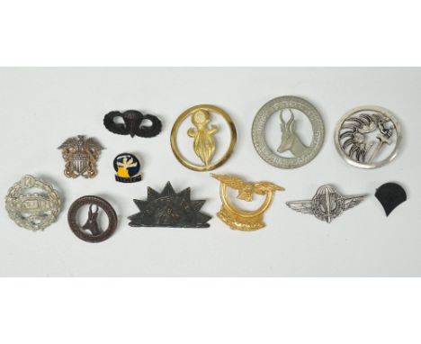 World Military Cap Badges - Parachute Regiment, US Army Airborne Paratrooper, US Army Naval Officer, South Africa General Ser