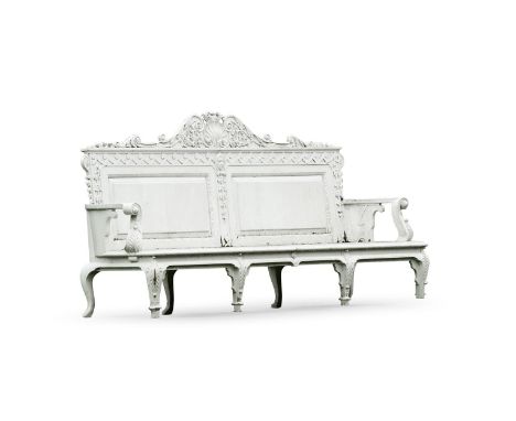 A GREY PAINTED WOODEN GARDEN BENCH OF LARGE SIZE MODERN, IN THE MANNER OF WILLIAM KENT With carved arched top rail above a tw