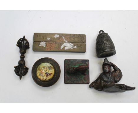 A collectors lot of metal items, to include a bronzed oriental figure, two brass montage pieces, a trinket box with oriental 