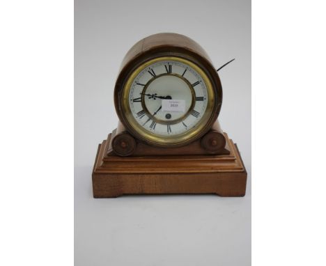 Edwardian mahogany cased mantle clock, single winder hole, white enamelled chapter ring (1)