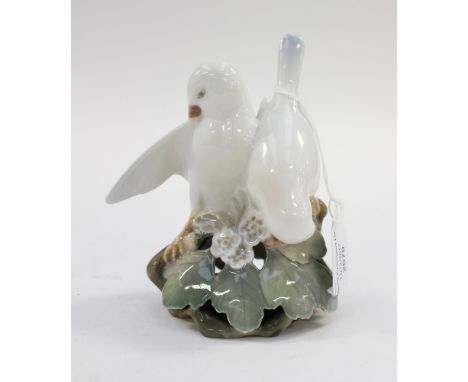 A Royal Copenhagen model of two Doves (1) 