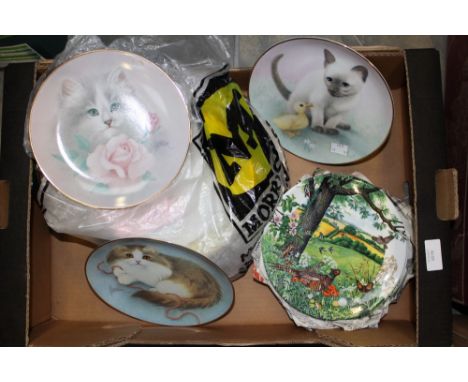 A set of eight Wedgwood Country Panorama plates with certificates, together with a set of kitten plates, ten with paperwork(1