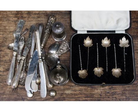 Indian silver leaf shaped spoons a/f, cased, a peperette and mustard pot and spoon a/f, a Celtic silver caddy spoon and teasp