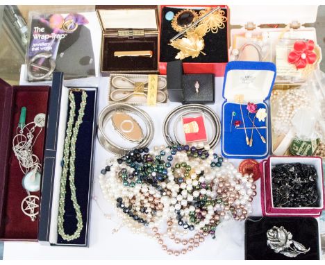 A Jade necklace, Gentleman's assessories, jewellery findings, brooches necklaces, pill boxes, stick pins, lapel pins earrings