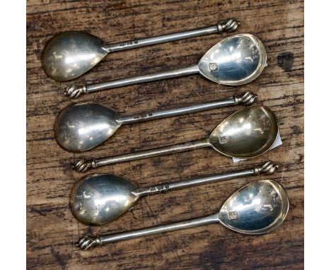 Six spoons with finial of sceptre, London 1939, approx 2.55ozt/79.2gms