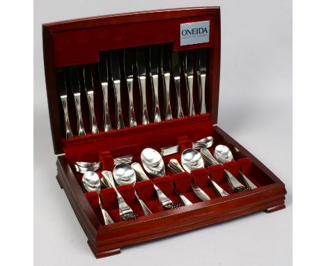 A stainless steel Oneida cutlery set in a mahogany case to include knifes, fork, spoons etc, approximately 100 pieces.