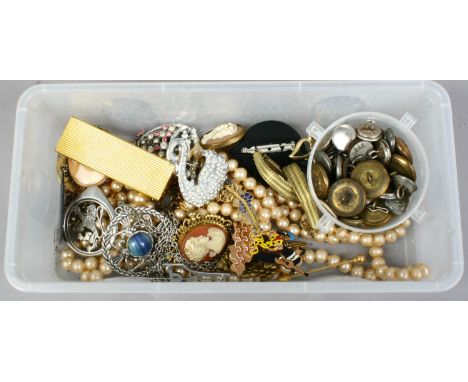 A box of mixed costume jewellery to include silver cameo brooch, ladies manual wristwatch, simulated pearls etc.