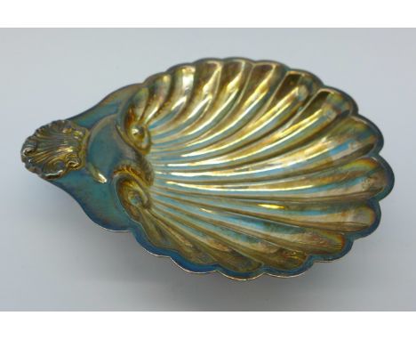 A silver shell shaped dish, 58g