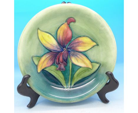 A Moorcroft dish, 19cm