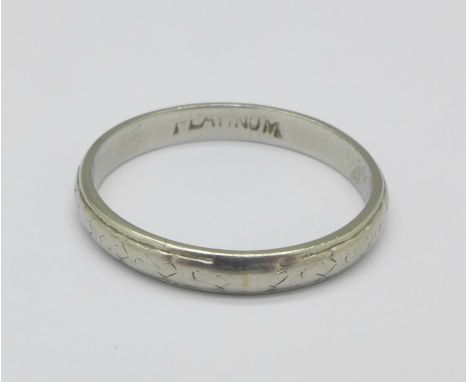 A platinum ring, 2.4g, K