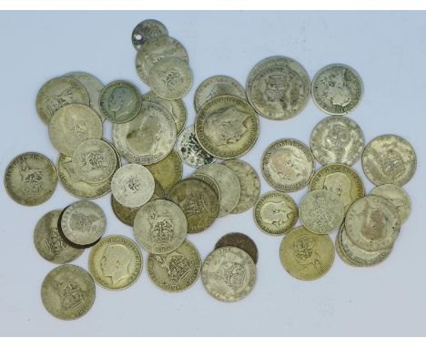 A collection of mainly 1920 to 1946 silver coins, 232g