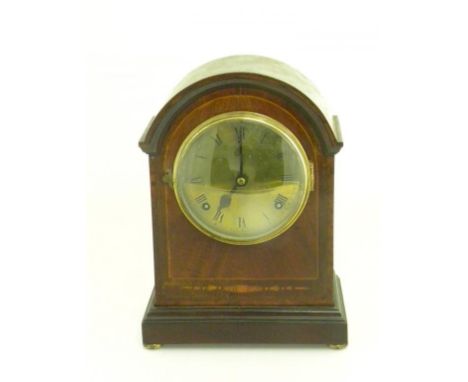 AN INLAID MAHOGANY MANTLE CLOCK WITH AMERICAN MOVEMENT, EARLY 20TH CENTURY
