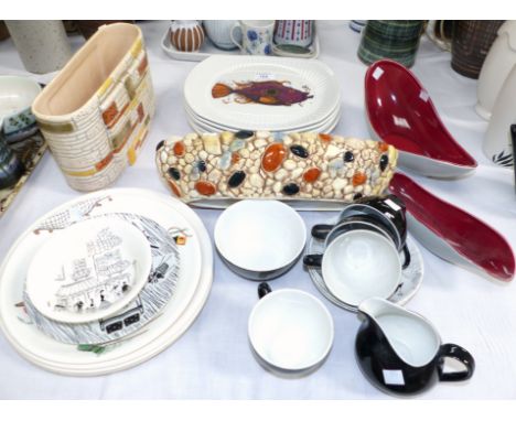 A 1960's set of 6 "Aquarius" fish plates; Sylvac boat vases; 1960's teaware and plates; etc.
