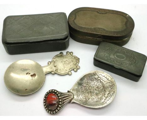 Three mixed metal snuff boxes and two white metal caddy spoons. P&amp;P Group 1 (£14+VAT for the first lot and £1+VAT for sub