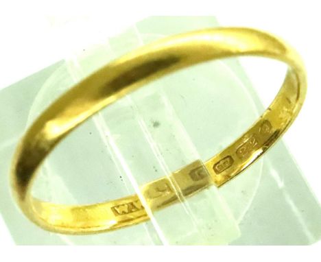 22ct gold ladies wedding band, size R, 1.9g. P&amp;P Group 1 (£14+VAT for the first lot and £1+VAT for subsequent lots) 