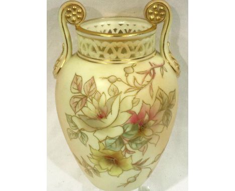 Royal China Works Worcester twin handled reticulated vase, H: 18 cm. No cracks, chips or visible restoration. P&amp;P Group 2