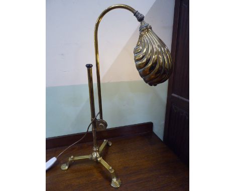 Early 20thC 'Bestlite ' brass adjustable tripod reading/desk lamp with clam shape shade