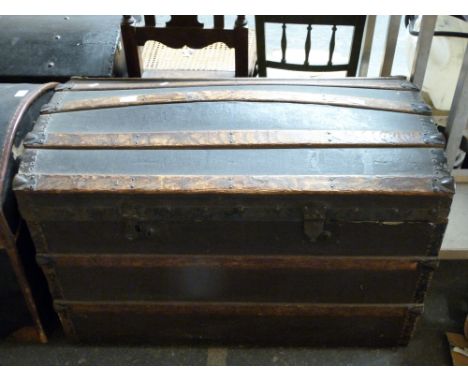 A dome topped ash bound trunk with fitted tray (width 92cm)