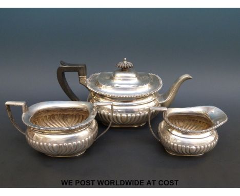 Goldsmiths and Silversmiths Company hallmarked silver three piece tea service, Sheffield 1922 (1200g all in)