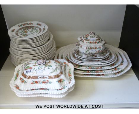 An extensive Copeland Spode Indian Tree dinner service circa 1895 including tureens and ladle 