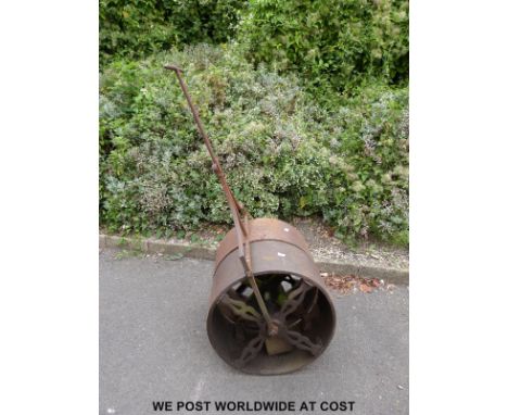 A large 19thC garden roller (overall width approximately 73cm)