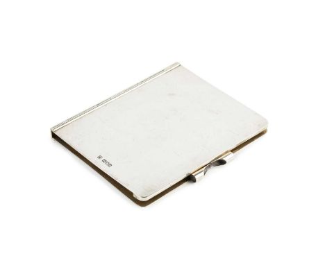 An Edwardian silver jotter, the hinged covers opening to reveal a removeable notepad, with pencil holder clasp (lacks pencil)