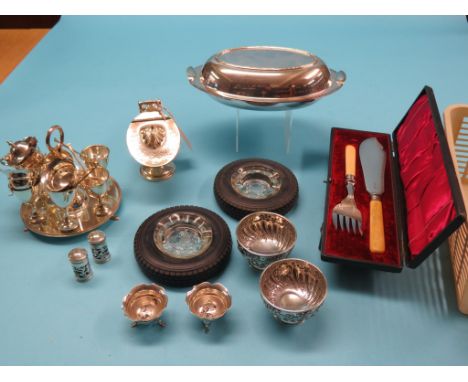 A pair of embossed silver pedestal bon-bon dishes, W. Hutton, London 1900, 3.5in., a set of four silver salts with matching m